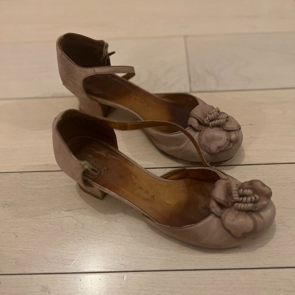 Vintage Chie Mihara Floral Ankle Strap Flats | Taupe | Designer Romance